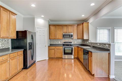 3905 Tonsley Pl, High Point, NC 27265 photo 10