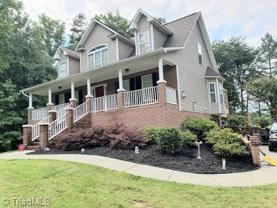 405 Ada Ln, Clemmons, NC 27012 photo 1