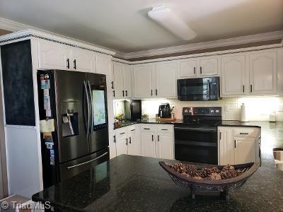 405 Ada Ln, Clemmons, NC 27012 photo 10