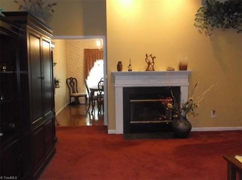 2913 Firethorn Dr, High Point, NC 27265 photo 5