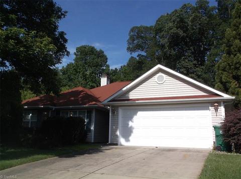2913 Firethorn Dr, High Point, NC 27265 photo 1