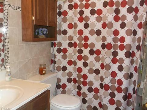 2913 Firethorn Dr, High Point, NC 27265 photo 22