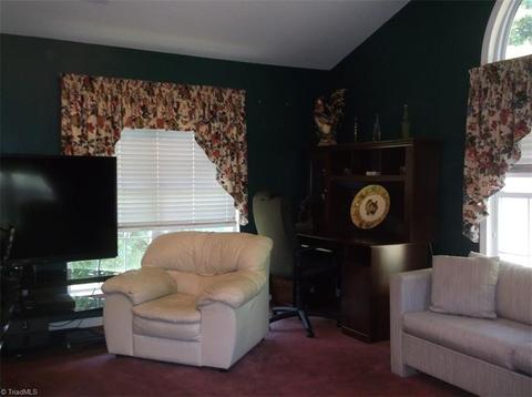 2913 Firethorn Dr, High Point, NC 27265 photo 10