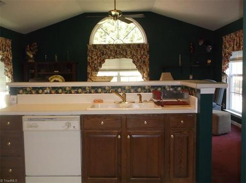 2913 Firethorn Dr, High Point, NC 27265 photo 8