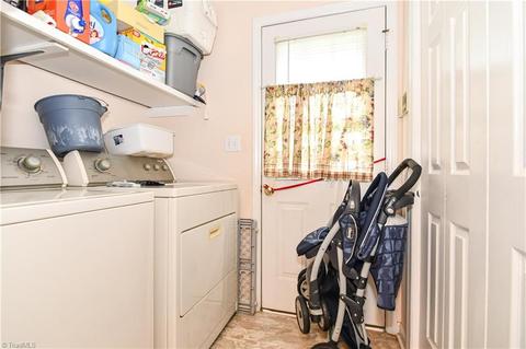 3622 Akers Ct, High Point, NC 27263 photo 8
