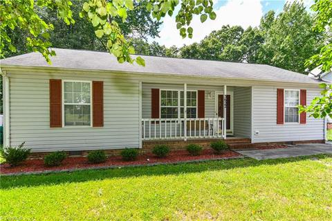 3622 Akers Ct, High Point, NC 27263 photo 1