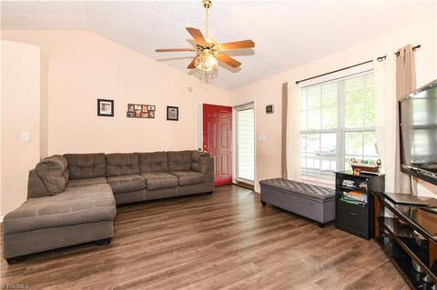 3622 Akers Ct, High Point, NC 27263 photo 4