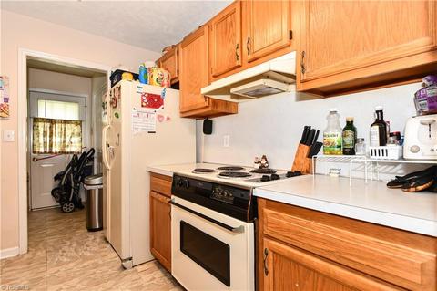 3622 Akers Ct, High Point, NC 27263 photo 7
