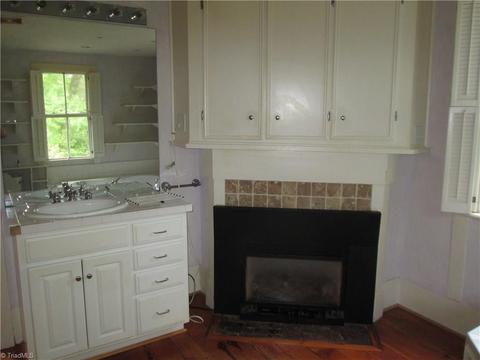 5576 Main St, Bethania, NC 27010 photo 15