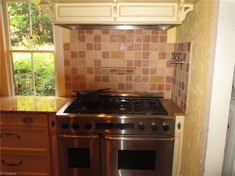 5576 Main St, Bethania, NC 27010 photo 6