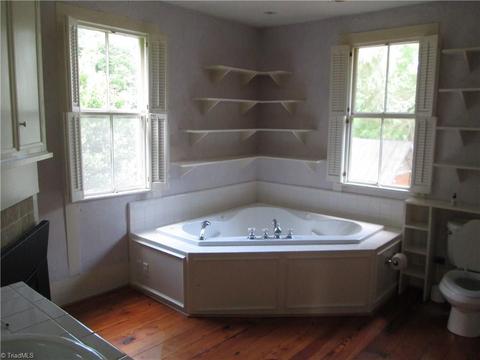 5576 Main St, Bethania, NC 27010 photo 14