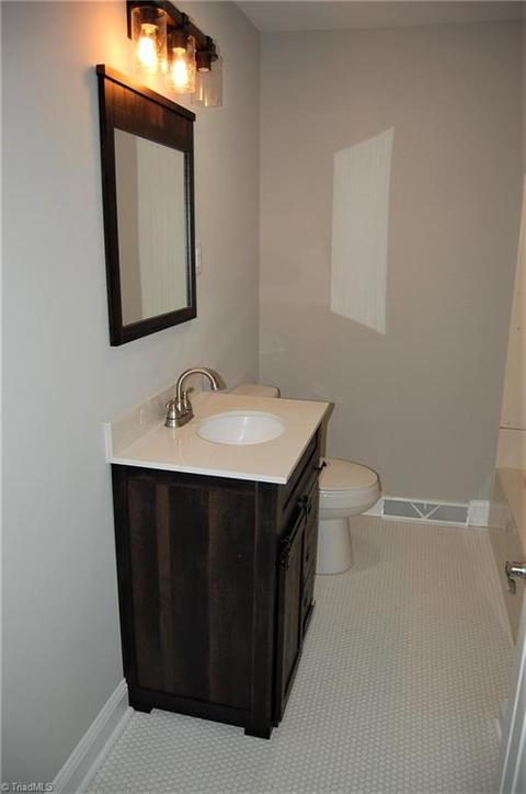 801 Arthur Ave, High Point, NC 27263 photo 9