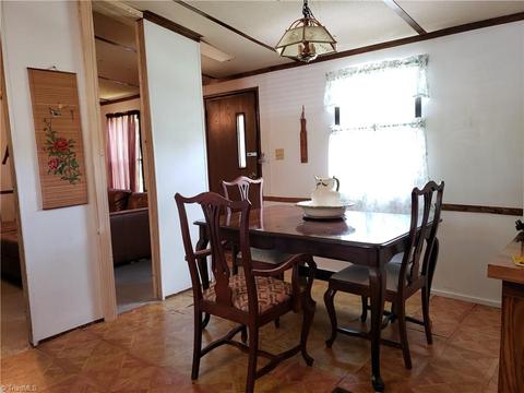422 Eagle Hills Rd, Purlear, NC 28665 photo 15