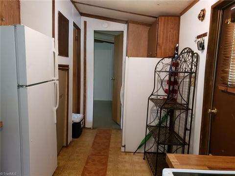 422 Eagle Hills Rd, Purlear, NC 28665 photo 16