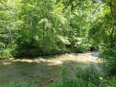 422 Eagle Hills Rd, Purlear, NC 28665 photo 7