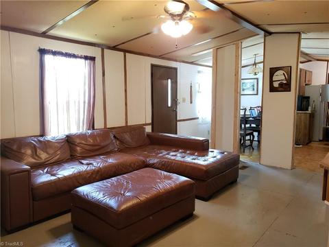 422 Eagle Hills Rd, Purlear, NC 28665 photo 9