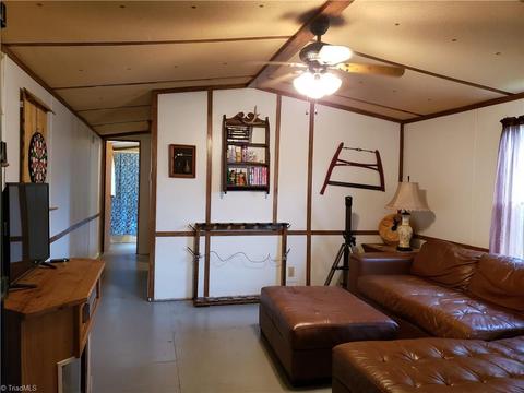 422 Eagle Hills Rd, Purlear, NC 28665 photo 5
