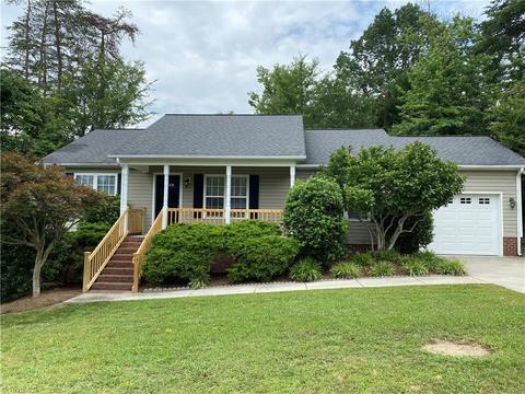 2701 Ingleside Dr, High Point, NC 27265 photo 1
