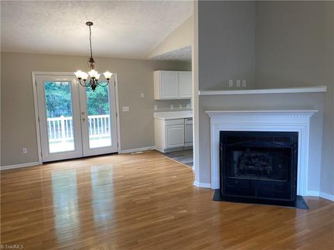 2701 Ingleside Dr, High Point, NC 27265 photo 3