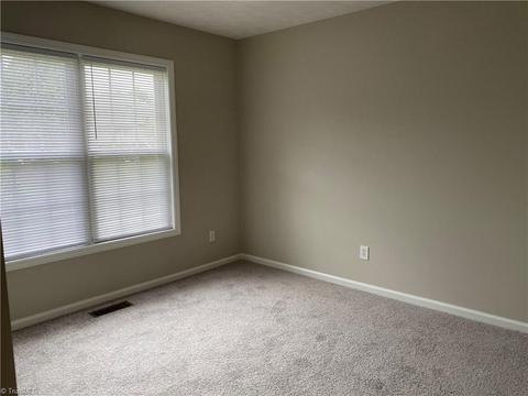 2701 Ingleside Dr, High Point, NC 27265 photo 8