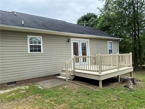 2701 Ingleside Dr, High Point, NC 27265 photo 12