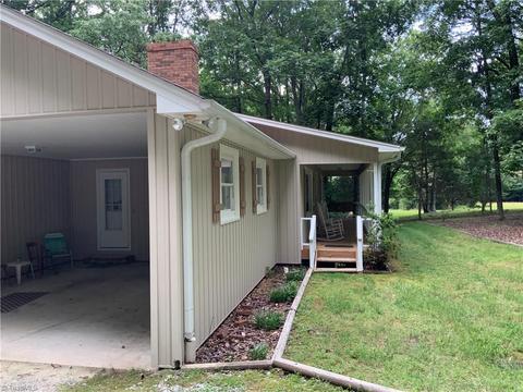 4744 Deerwood Ln, Trinity, NC 27370 photo 2