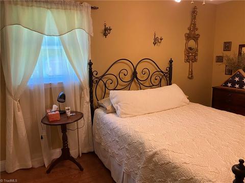 105 Mountainview Ct, King, NC 27021 photo 6
