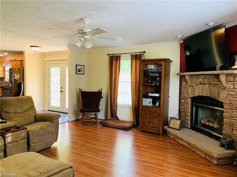 2325 Boiling Springs Rd, Purlear, NC 28665 photo 10