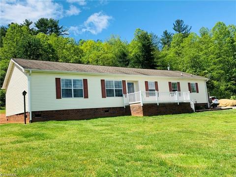2325 Boiling Springs Rd, Purlear, NC 28665 photo 2