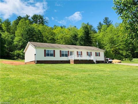 2325 Boiling Springs Rd, Purlear, NC 28665 photo 1