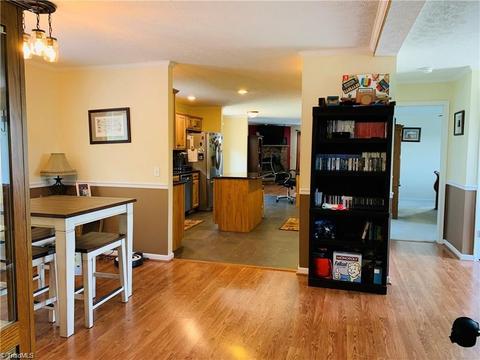 2325 Boiling Springs Rd, Purlear, NC 28665 photo 12