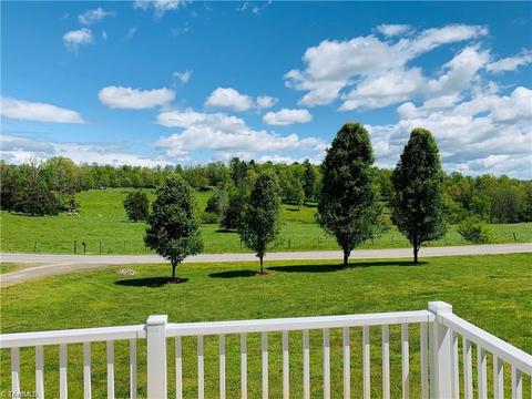 2325 Boiling Springs Rd, Purlear, NC 28665 photo 29