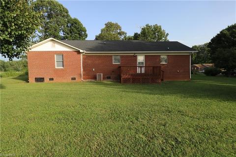 217 Freeman St, Dobson, NC 27017 photo 18