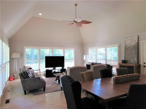 1700 Heathgate Pt, High Point, NC 27262 photo 18