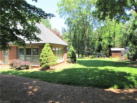 1700 Heathgate Pt, High Point, NC 27262 photo 3