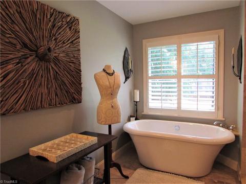 1700 Heathgate Pt, High Point, NC 27262 photo 23