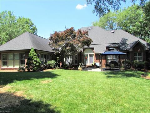 1700 Heathgate Pt, High Point, NC 27262 photo 4