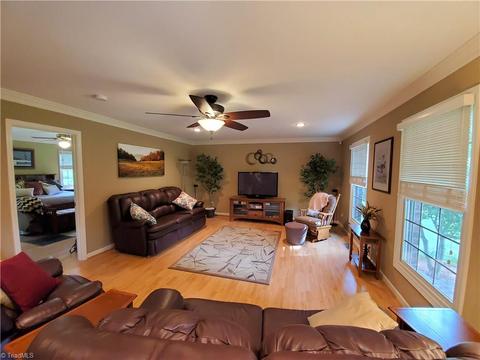 1128 Decoster Dr, King, NC 27021 photo 12