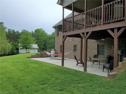 1128 Decoster Dr, King, NC 27021 photo 6