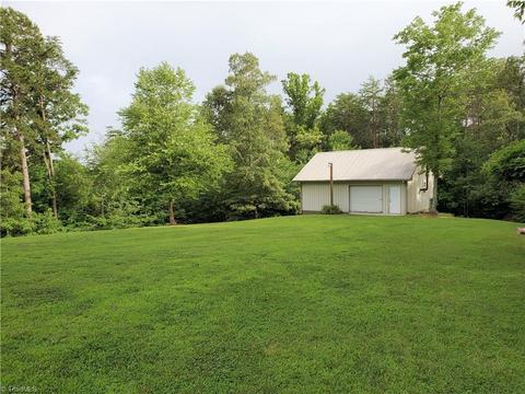 1128 Decoster Dr, King, NC 27021 photo 10