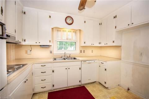 1300 Ashley Ave, High Point, NC 27262 photo 6