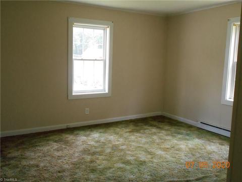 1003 Unity St, Thomasville, NC 27360 photo 4