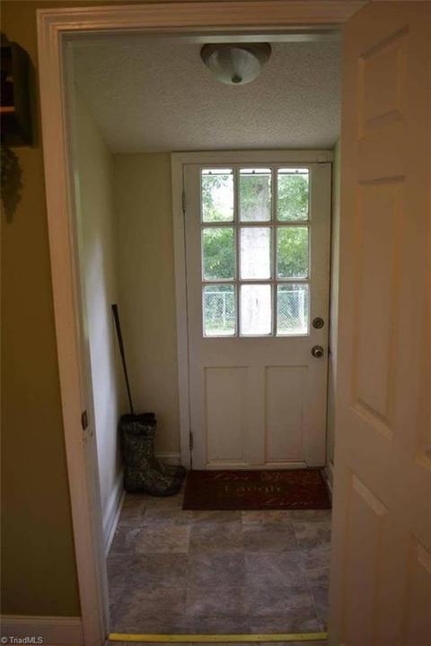 323 Cherry St, Eden, NC 27288 photo 6