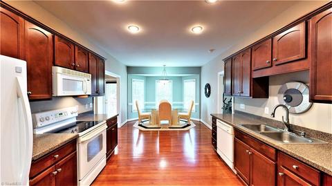 1401 Spring Tree Ct, High Point, NC 27265 photo 8