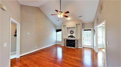 1401 Spring Tree Ct, High Point, NC 27265 photo 6