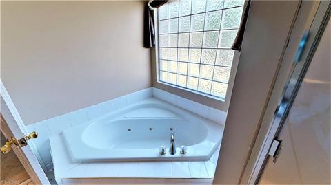 1401 Spring Tree Ct, High Point, NC 27265 photo 17
