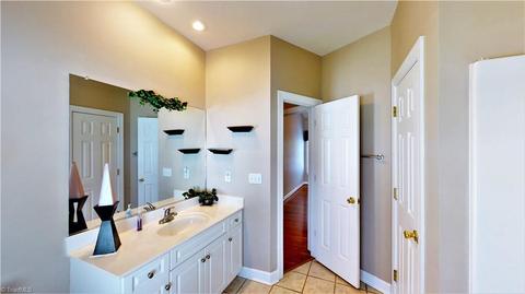 1401 Spring Tree Ct, High Point, NC 27265 photo 15