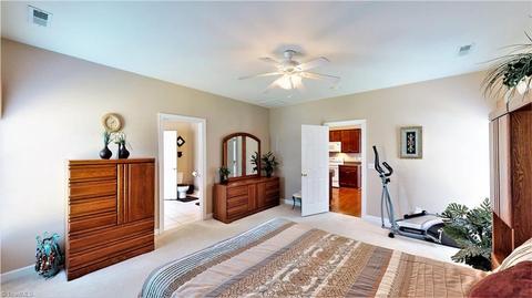 1401 Spring Tree Ct, High Point, NC 27265 photo 12