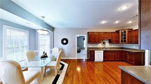 1401 Spring Tree Ct, High Point, NC 27265 photo 9