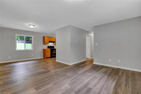 146 Asbill Ave, High Point, NC 27265 photo 5